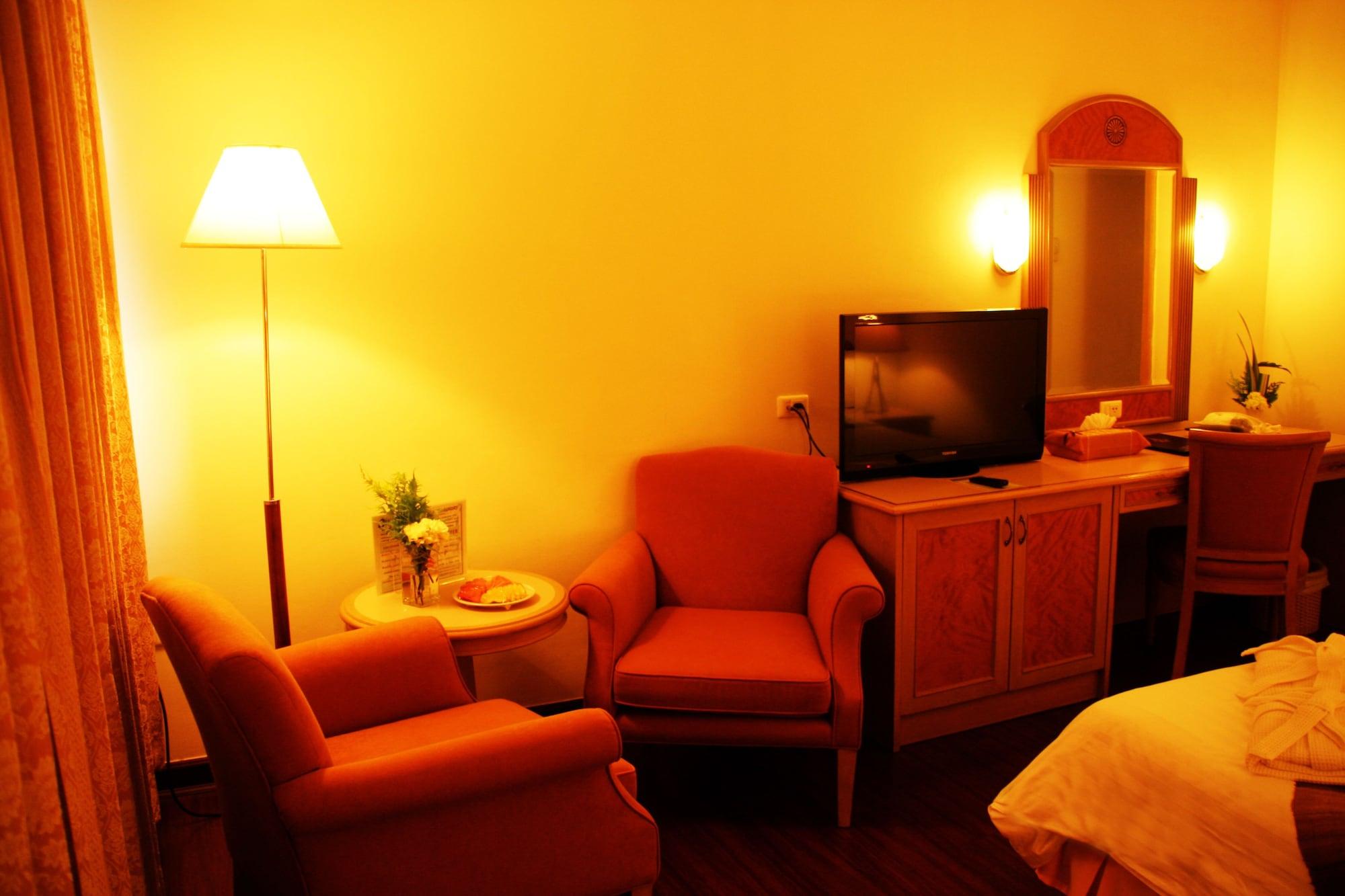 Grand Tower Inn Rama 6 Банкок Екстериор снимка