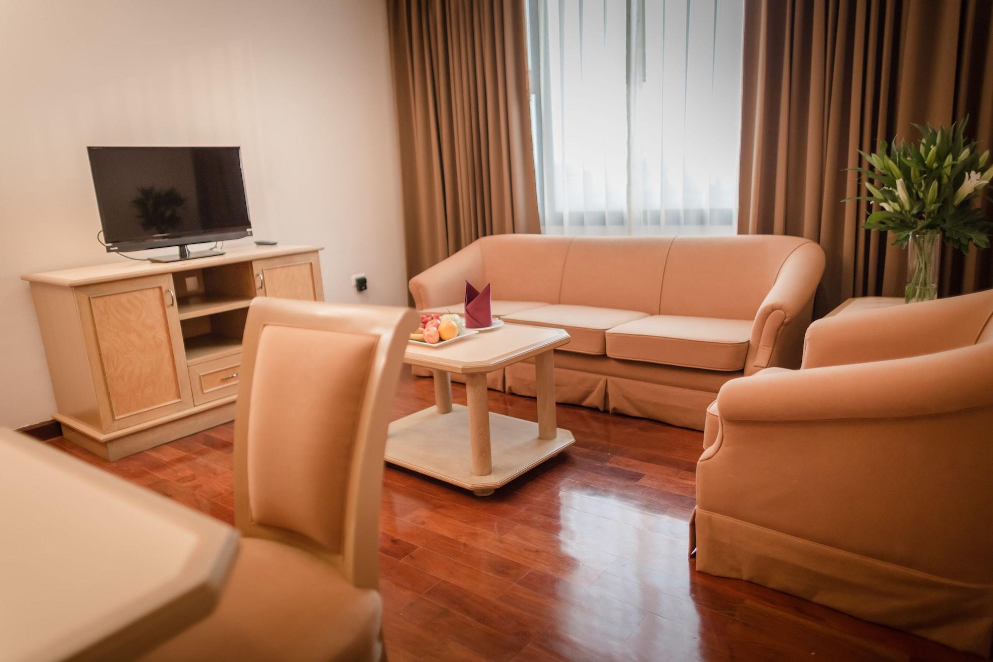 Grand Tower Inn Rama 6 Банкок Екстериор снимка