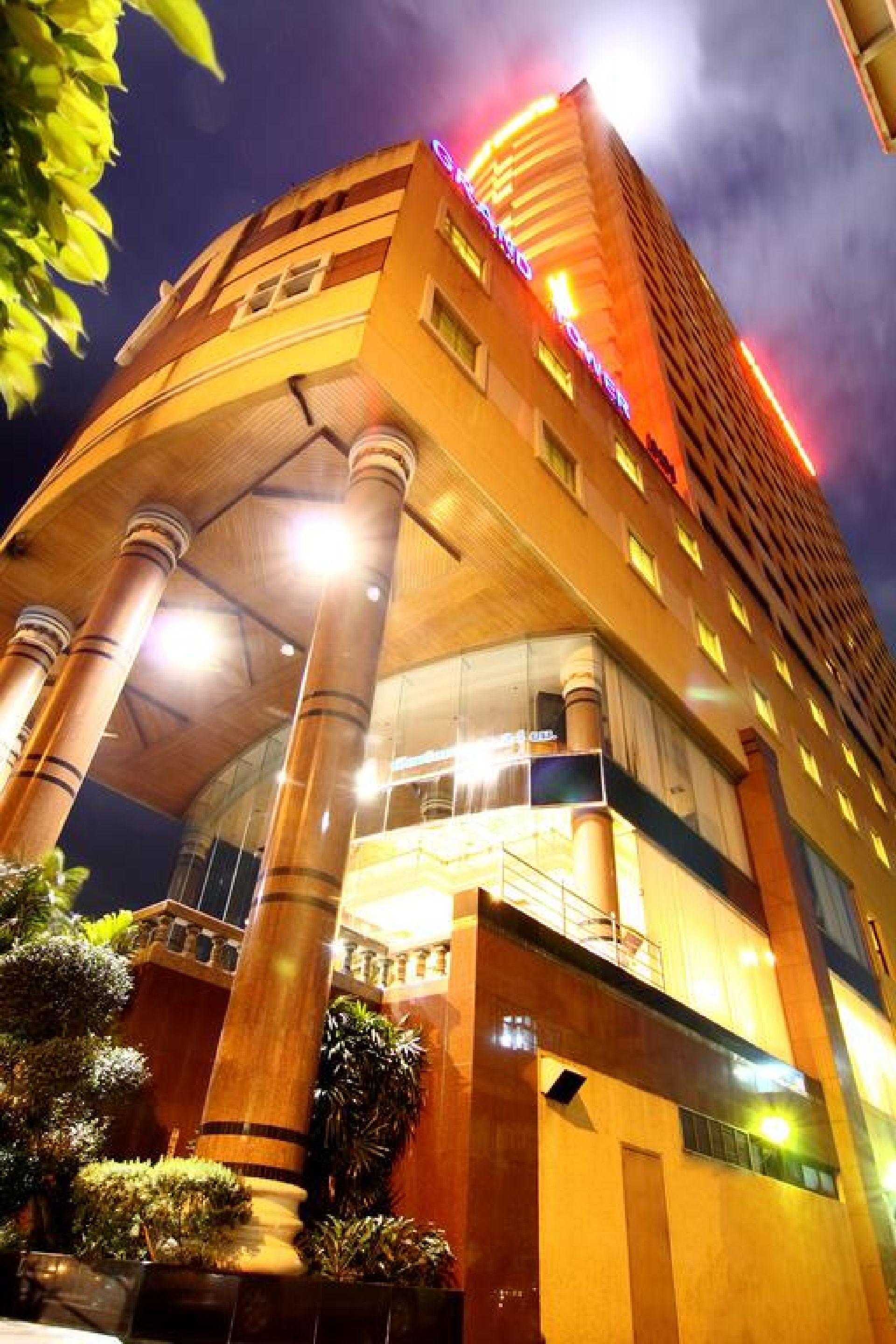 Grand Tower Inn Rama 6 Банкок Екстериор снимка