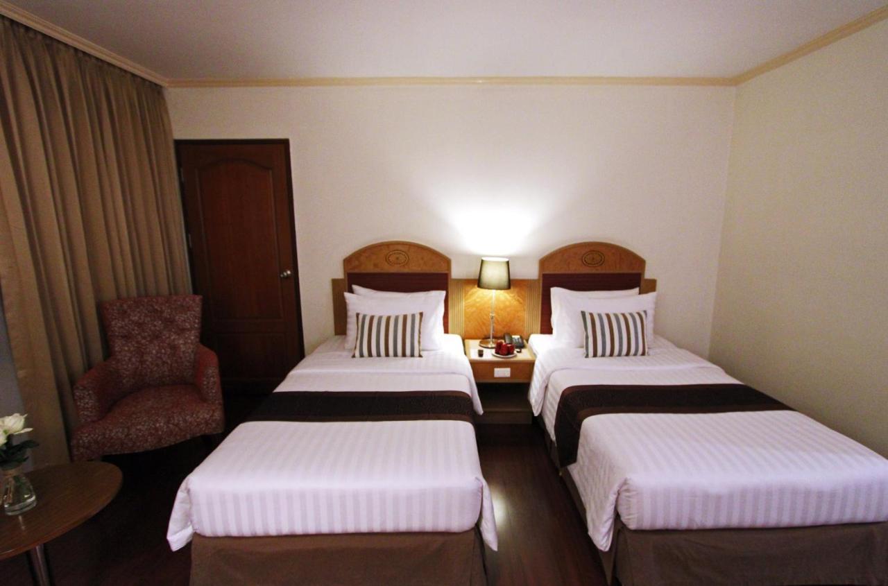 Grand Tower Inn Rama 6 Банкок Екстериор снимка