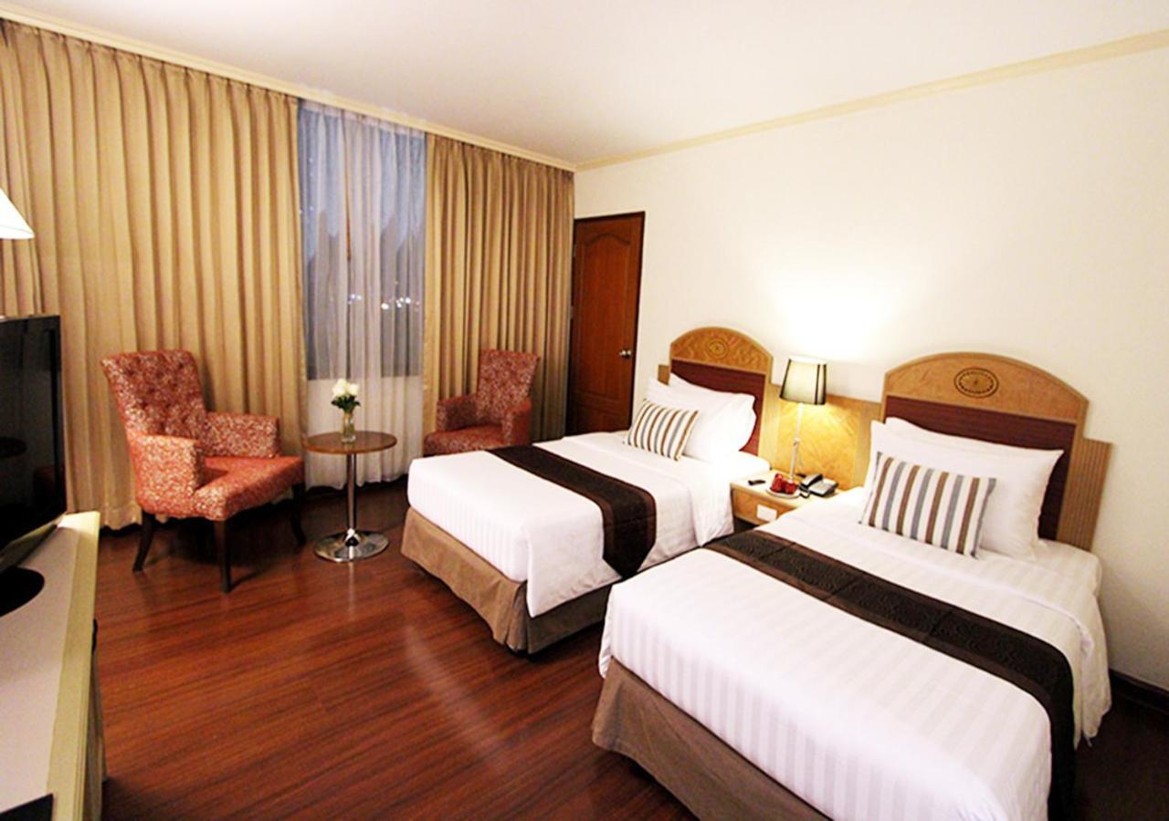 Grand Tower Inn Rama 6 Банкок Екстериор снимка