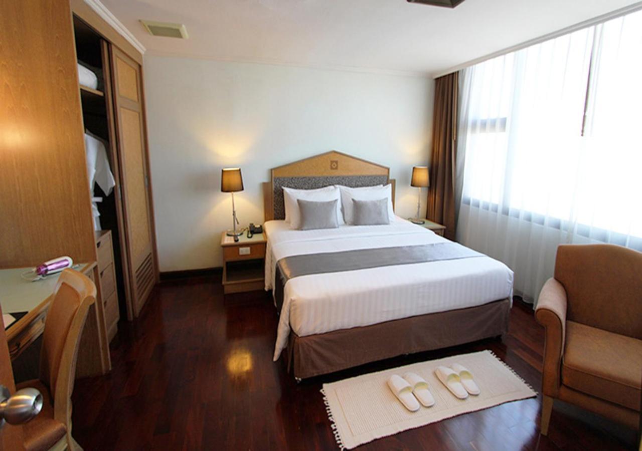 Grand Tower Inn Rama 6 Банкок Екстериор снимка
