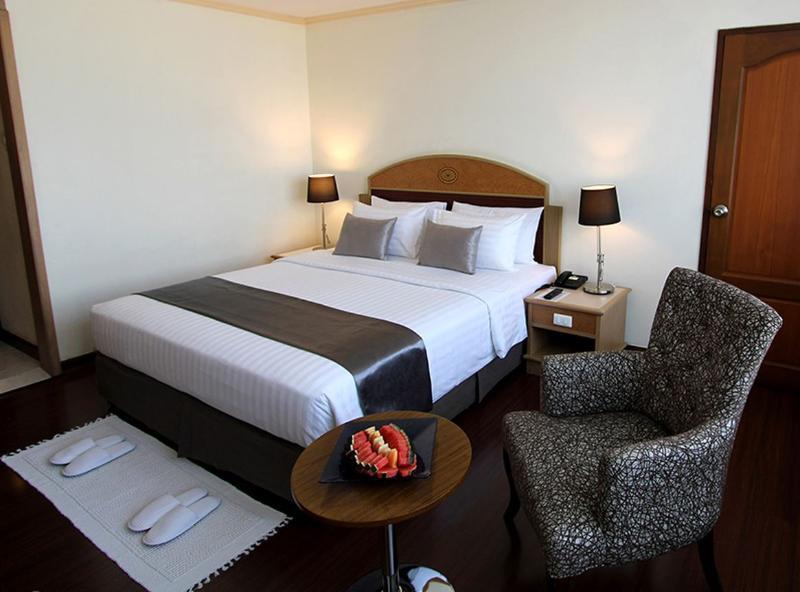 Grand Tower Inn Rama 6 Банкок Екстериор снимка